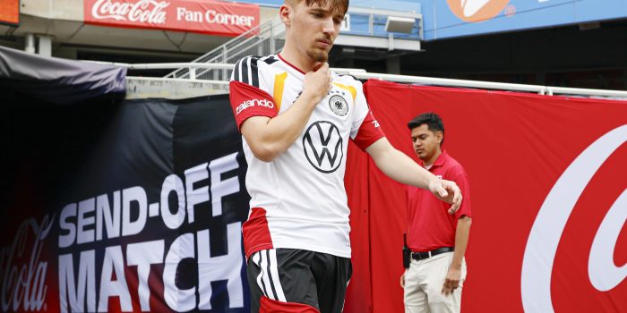 El internacional alemán Lennart Karl, antes de comenzar el entrenamiento de este viernes con su selección en Chicago (Estados Unidos). EFE/KAMIL KRZACZYNSKI