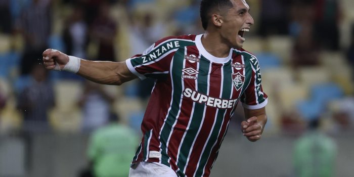alt El colombiano Kevin Serna se destaca en la victoria de Fluminense ante Internacional.