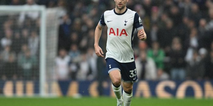 Fotografía de Daniel Hambury, en la que puede verse en una imagen de archivo del 1 de diciembre de 2024 al futbolista del Tottenham Hotspur's Ben Davies. EFE. Sólo uso editorial.