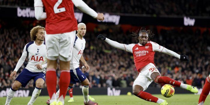 El delantero del Arsenal Eberechi Eze durante el partido de la Premier League que han jugado Arsenal y Tottenham Hotspur en Londres, Reino Unido. EFE/EPA/TOLGA AKMEN
