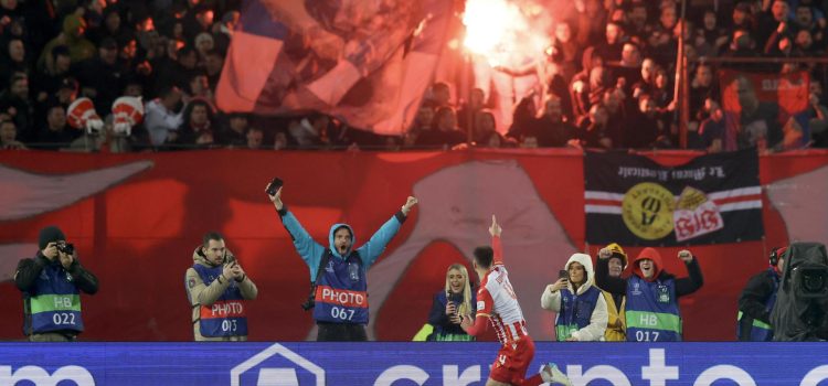 Mirko Ivanic, del Estrella Roja, celebra el 3-1 durante el partido de la UEFA Champions League que han jugado Estrella Roja y VFB Stuttgart en Belgrado, SerbiaEFE/EPA/ANDREJ CUKIC