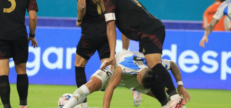 alt Paolo Guerrero se declara "apenado, triste y frustrado" tras la eliminación de Perú