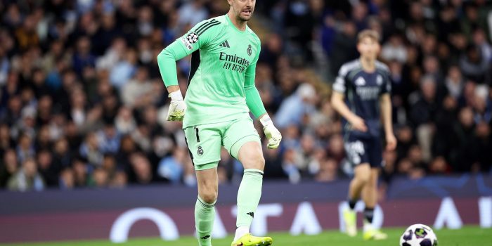 El portero del Real Madrid Thibaut Courtois durante el partido de vuelta de octavos de la UEFA Champions League que han jugado Manchester City y Real Madrid en Manchester, Reino Unido. EFE/EPA/ADAM VAUGHAN