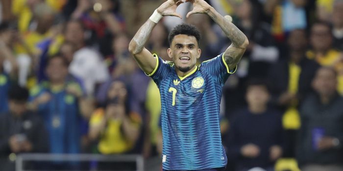 Luis Díaz, de Colombia, celebra un gol este miércoles en un partido del Grupo K del Mundial 2026 ante Uzbekistán en el estadio Azteca en Ciudad de México. EFE/ Isaac Esquivel