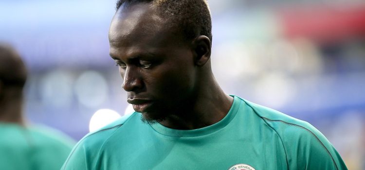 Samara (Russian Federation), 28/06/2018.- Sadio Mane of Senegal prior the FIFA World Cup 2018 group H preliminary round soccer match between Senegal and Colombia in Samara, Russia, 28 June 2018.
(RESTRICTIONS APPLY: Editorial Use Only, not used in association with any commercial entity - Images must not be used in any form of alert service or push service of any kind including via mobile alert services, downloads to mobile devices or MMS messaging - Images must appear as still images and must not emulate match action video footage - No alteration is made to, and no text or image is superimposed over, any published image which: (a) intentionally obscures or removes a sponsor identification image; or (b) adds or overlays the commercial identification of any third party which is not officially associated with the FIFA World Cup) (Mundial de Fútbol, Rusia) EFE/EPA/WALLACE WOON EDITORIAL USE ONLY[EDITORIAL USE ONLY]