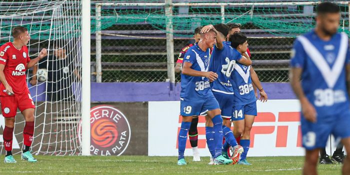 alt Vélez rescata un triunfo ante Tigre y se mantiene como único líder