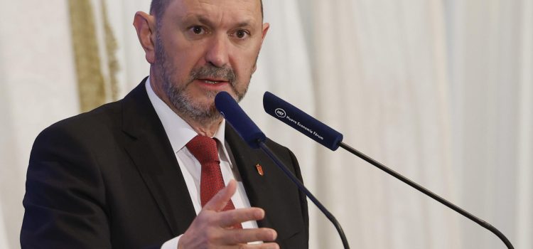 Rafael Louzán, en una foto de archivo. EFE/JJ Guillén