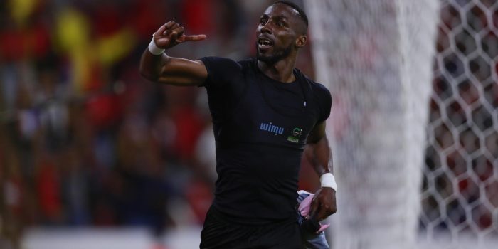 Julián Quiñones de Atlas celebra un gol ante Olimpia hoy, durante un partido de la Liga de Campeones de Concacaf, disputado en el Estadio Jalisco en Guadalajara (México). EFE/ Francisco Guasco