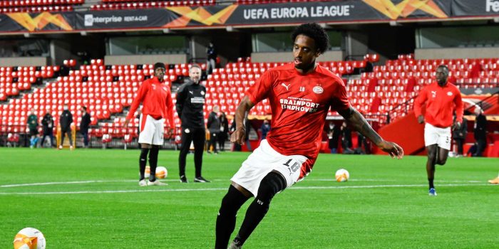 Fotografía de Miguel Ángel Molina, en la que puede verse en una imagen de archivo del 3 de diciembre de 2020 a Pablo Rosario, entonces centrocampista del PSV. EFE