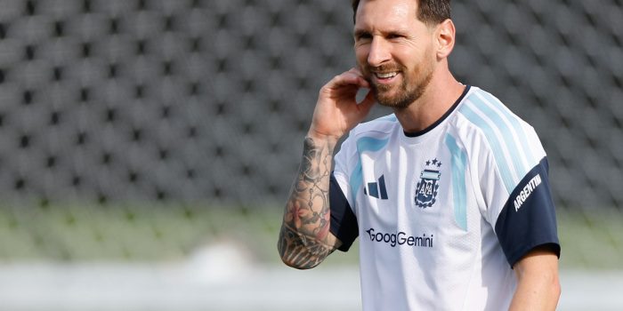 Lionel Messi de Argentina reacciona durante un entrenamiento este jueves, en Kansas City (EE.UU.). EFE/ Juan Ignacio Roncoroni