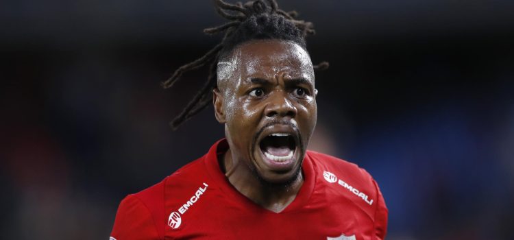 Jhon Murillo vuelve a liderar el ataque de un América que necesita buenos resultados y comenzar con buen pie los octavos de final de la Copa Sudamericana, este martes ante Fluminense en el estadio Pacual Guerrero de Cali. EFE/ Ernesto Guzman Jr