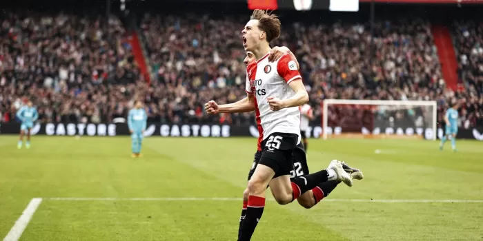 alt 4-2. El Feyenoord remonta dos goles y se acerca al líder