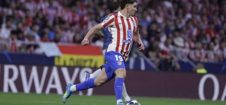 El delantero del Atlético de Madrid, Julián Álvarez, en el estadio Metropolitano, en Madrid en foto de archivo de Juanjo Martín. EFE