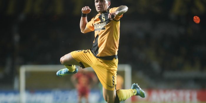 Cristián Zavala celebra uno de los goles de Coquimbo ante el Tolima en la Copa Libertadores, en el estadio Francisco Sánchez Rumoroso en Coquimbo (Chile). EFE/Hernán Contreras