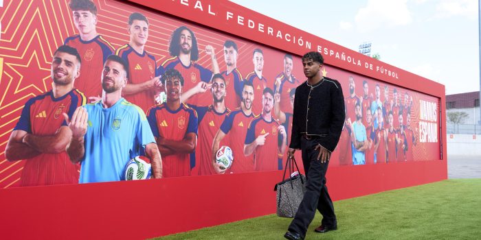El jugador de la selección española de fútbol, Lamine Yamal, a su llegada el pasado 30 de mayo a la concentración del combinado español en la Ciudad del Fútbol de Las Rozas, en Madrid. EFE / Ángel Martínez / RFEF. *SÓLO USO EDITORIAL*