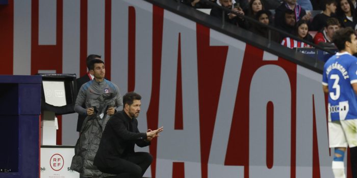 Simeone, durante el partido de este sábado contra el Alavés.-EFE/ Javier Lizón