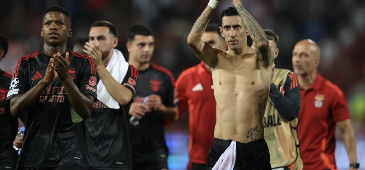 alt El clan turco impulsa al Benfica; legendario Di María