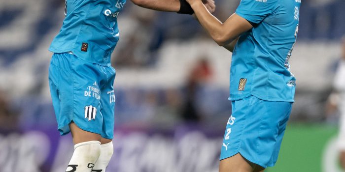 Alice Soto (i) y Daniela Monroy de Rayadas celebran un gol. Imagen de archivo. EFE/ Miguel Sierra