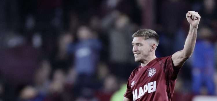 Rodrigo Castillo, el héroe de Lanús en esta semifinal, celebra el gol de su autoría con el que su equipo venció en la Copa Sudamericana a la U de Chile en el estadio Ciudad de Lanús - Néstor Díaz Pérez, en Lanús (Argentina). EFE/Juan Ignacio Roncoroni