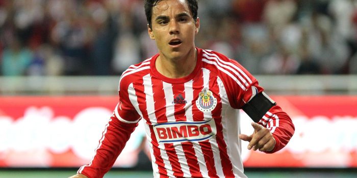 Fotografía de archivo del exjugador de Chivas Omar Bravo festejando una anotación en el estadio Omnilife de la Ciudad de Guadalajara (México). EFE/Ulises Ruiz Basurto