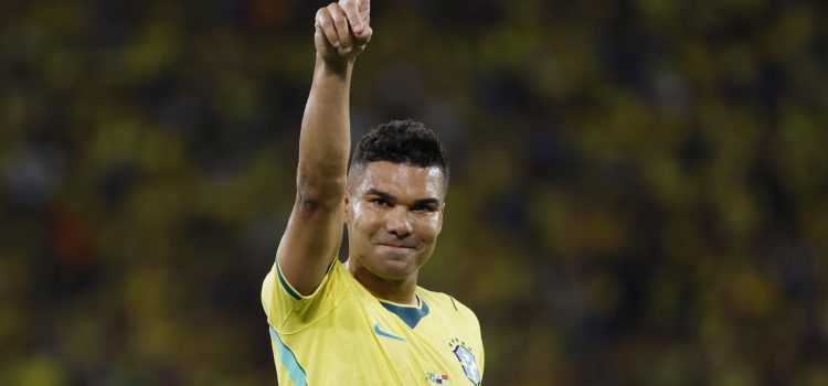 El mediocentro brasileño Casemiro admitió este domingo que la selección de su país pasó algunas dificultades en el partido amistoso contra la de Panamá, a pesar de la goleada por 6-2 obtenida en el estadio Maracaná de Río de Janeiro. EFE/ Antonio Lacerda