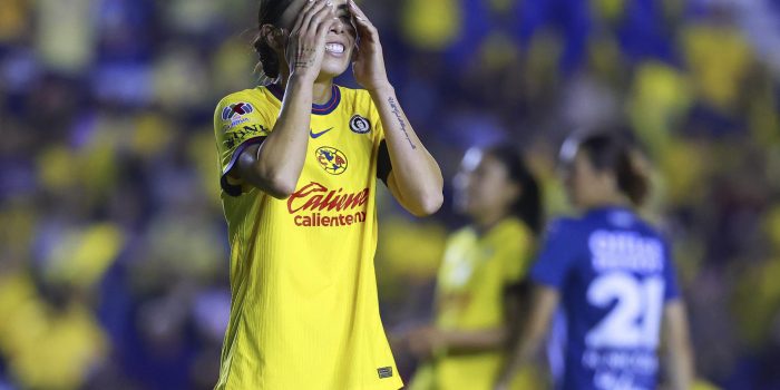 Kiana Palacios de América reacciona este lunes, durante el partido de vuelta de la final del torneo Clausura 2025 de la Liga MX, entre América y Pachuca en el estadio de Ciudad de los Deportes en Ciudad de México (México). EFE / Sáshenka Gutiérrez
