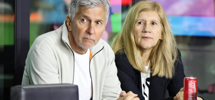 Los padres de Lionel Messi, Jorge Messi (i) y Celia Cuccittini, en una imagen de archivo. EFE/ Giorgio Viera