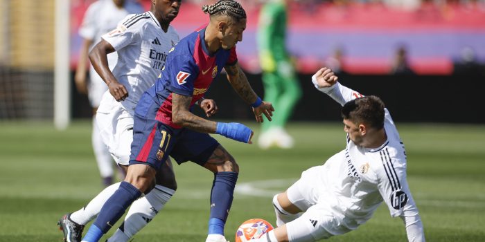 aALT El brasileño Raphinha, tres semanas de baja por una lesión en el bíceps femoral