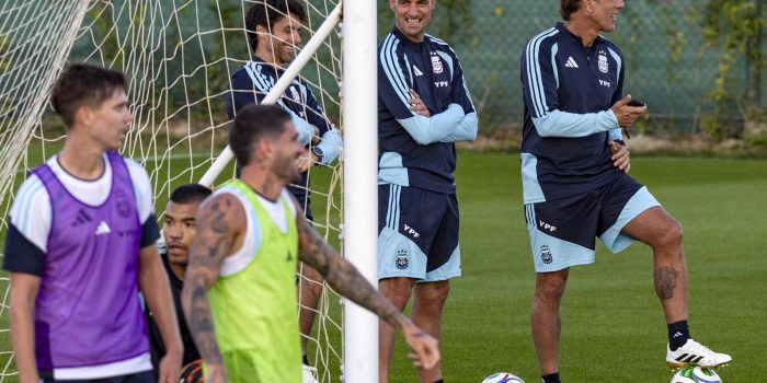 alt Argentina y Messi desatan la locura en Elche con un entrenamiento ante 20.000 espectadores