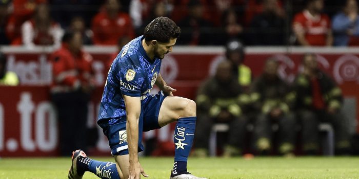 Henry Martín de América reacciona durante un partido en el estadio Nemesio Diez en Toluca (México). Archivo. EFE/Alex Cruz