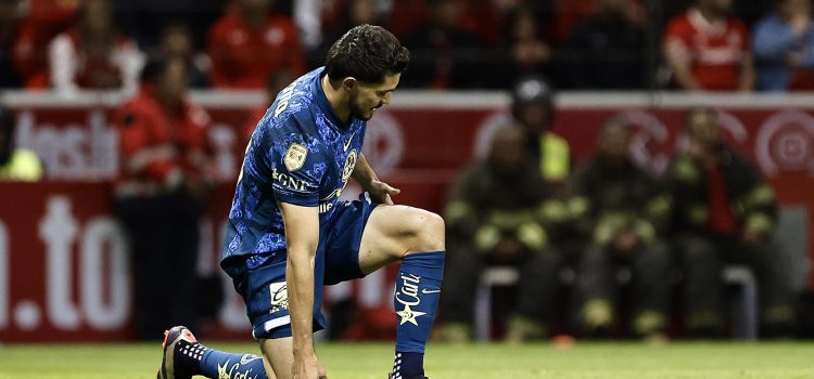 Henry Martín de América reacciona durante un partido en el estadio Nemesio Diez en Toluca (México). Archivo. EFE/Alex Cruz