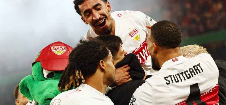 Un golazo en el último minuto de la prórroga, anotado de espuela por el portugués Tiago Tomas, consumó la remontada ante el Friburgo del Suttgart (2-1) que le llevó a la final de la Copa de Alemania que disputará el próximo 23 de febrero contra el Bayern Múnich. EFE/EPA/ANNA SZILAGYI