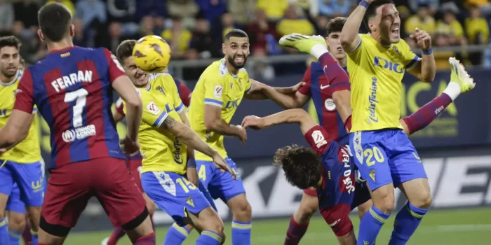 alt 0-1. El Plan B del Barça suma los tres puntos en Cádiz