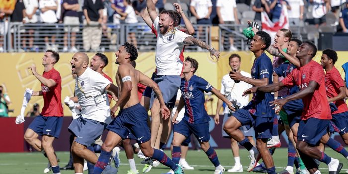 Jugadores del Paris Saint-Germain celebran el paso a la final del Mundial de Clubes después de golear 4-0 al Real Madrid. EFE/EPA/JUSTIN LANE