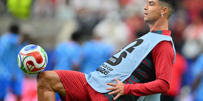 El portugués Cristiano Ronaldo, durante el calentamiento antes del partido del Mundial FIFA 2026 que disputaron Portugal y la República Democrática del Congo, en Houston. EFE/SAM WASSON