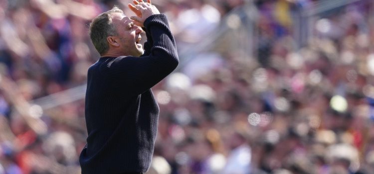 El entrenador del FC Barcelona Hansi Flick durante su partido de la jornada 29 de LaLiga EA Sports en el Camp Nou, este domingo. EFE/ Alejandro García