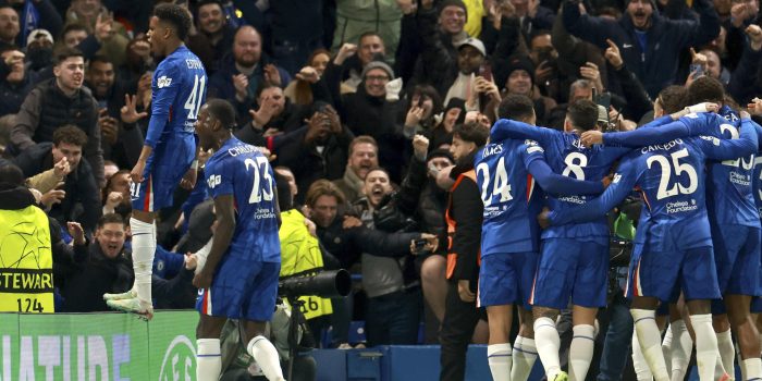 Los jugadores del Chelsea celebra el 1-0 durante el partido de la UEFA Champions League que han jugado Chelsea y Barcelona en Londres, Reino Unido. EFE/EPA/NEIL HALL
