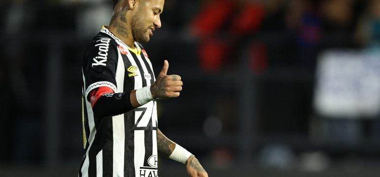 alt Neymar confía en una temporada "muy increíble" con el Santos