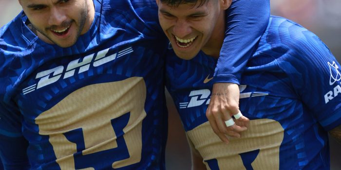 Pumas celebran un gol en un partido de la Liga MX en el estadio Olímpico Universitario en Ciudad de México (México). Imagen de archivo EFE/ Alex Cruz