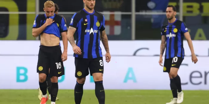 alt El Inter puede ganar el 'Scudetto' en el Derbi de Milán