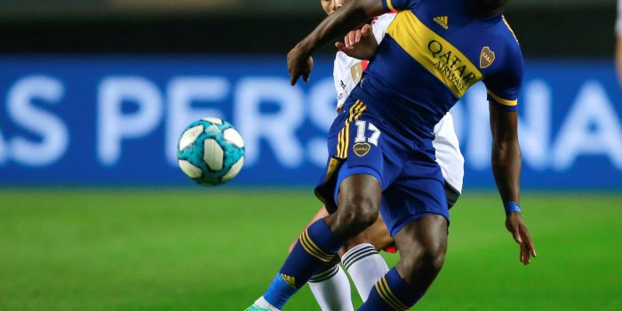 alt El peruano Luis Advíncula renueva su contrato con Boca Juniors hasta diciembre de 2026