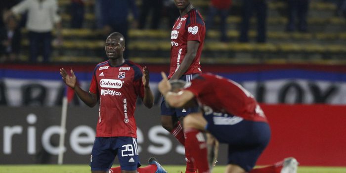 alt El uruguayo Joaquín Varela anota en el empate de Independiente Medellín con Millonarios