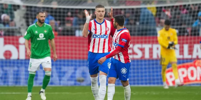 alt 1-1. Willian José aprovecha un regalo para empatar el gol de Dovbyk