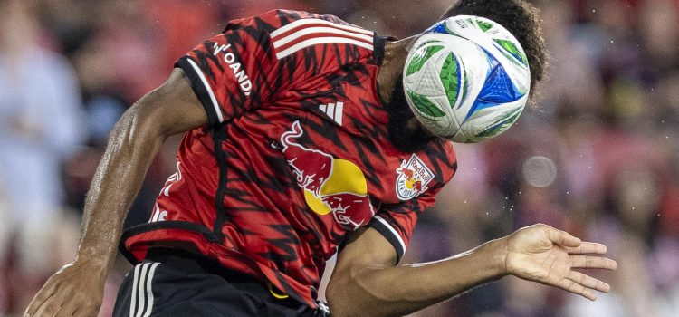 Imagen de archivo de un jugador del New York Red Bulls en un partido de la Major League Soccer (MLS). EFE/ Angel Colmenares