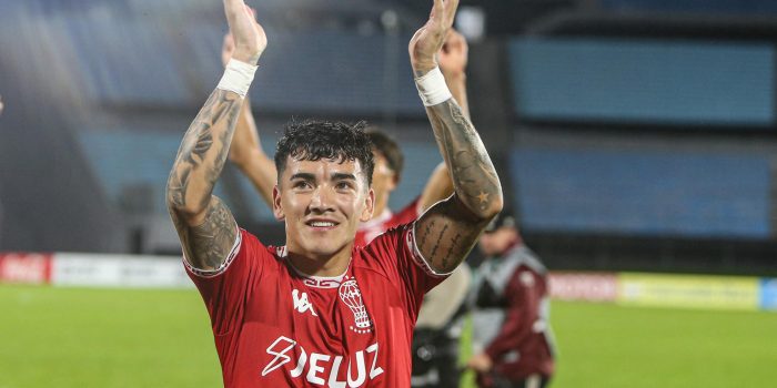 Rodrigo Cabral de Huracán celebra al finalizar un partido de la fase de grupos de la Copa Sudamericana. EFE/ Gastón Britos