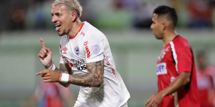 Carlos Garcés de Cienciano celebra un gol este martes, en un partido de la fase de grupos de la Copa Sudamericana . EFE/ Ronald Peña