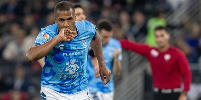 Salomón Rondón de Pachuca celebra un gol en el estadio BBVA en Monterrey (México). Imagen de archivo. EFE/ Miguel Sierra