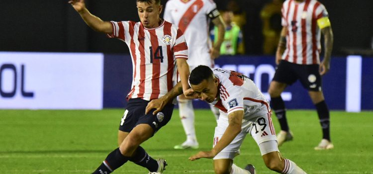alt 0-0. Paraguay deja escapar puntos en casa ante un Perú que termina con 10 jugadores