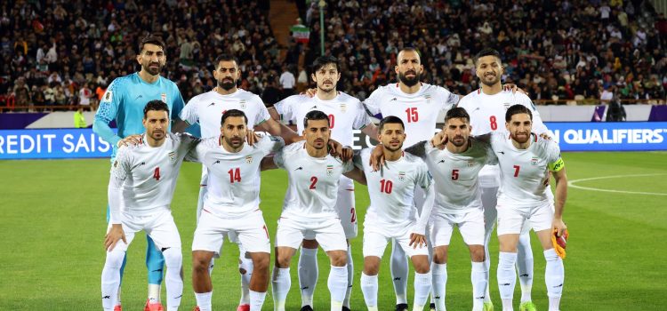 Fotografía de archivo del 20 de marzo de 2025 en la que se observa a los jugadores de Irán al posar antes del partido de clasificación para la Copa Mundial de la FIFA 2026 entre Irán y Emiratos Árabes Unidos en Teherán (Irán). EFE/ABEDIN TAHERKENAREH