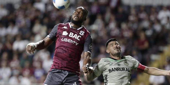 alt 1-1. El jamaiquino Javon East rescata un empate para el Saprissa en Guatemala